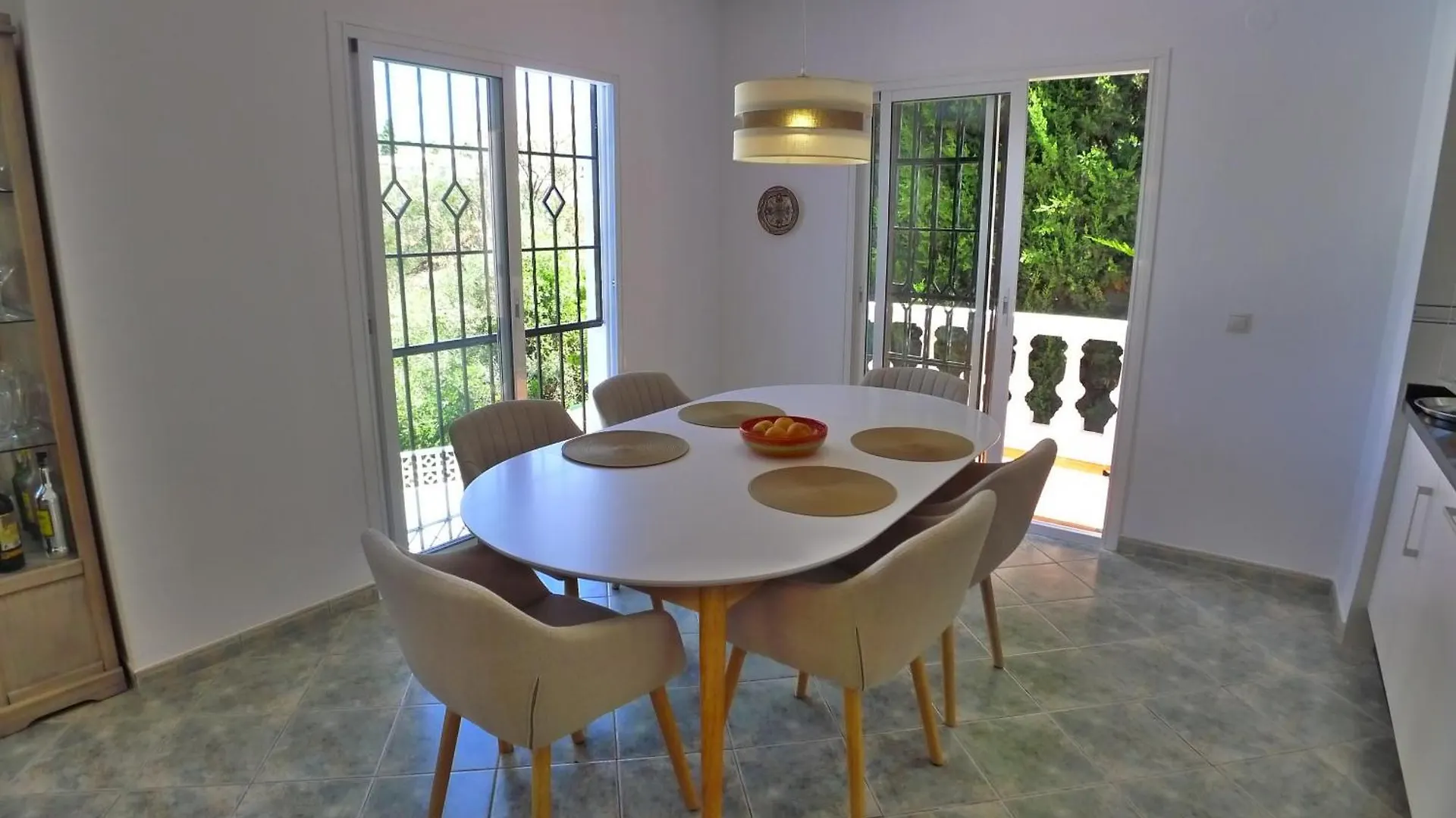 Villa Golondrinas - Private Villa To Sleep 6 Nerja